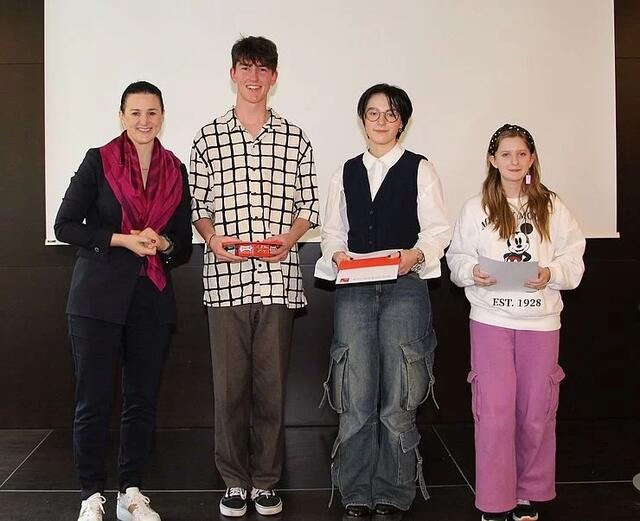 LRin Astrid Mair, Fabio Purner, Eva Plank und Lisa Simetzberger | Foto: Land Tirol