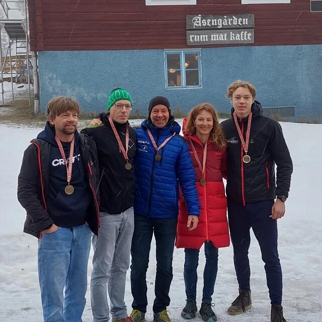 Starteten beim Wasalauf in Schweden: Peter Reithofer-Kainz, Harald Fischer, Alois Winter, Elke und Jakob Kainz.  | Foto: Langlauf Mürztal