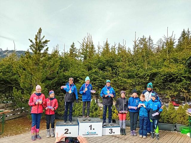 Strahlende Gesichter bei der Preisverteilung. | Foto: SVR Schilauf