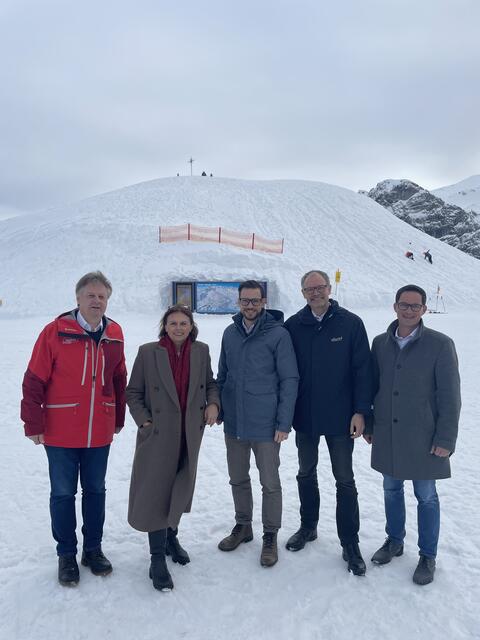 Besuch auf dem Nassfeld: Leopold Astner, Susanne Kraus-Winkler, Sebastian Schuschnig, Klaus Ehrenbrandtner und Ronny Rull | Foto: bmaw.gv.at_Sulzmann