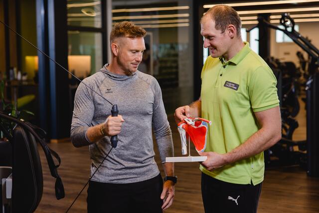 Richtiges Muskelttraining richtet den Körper auf. | Foto: FITCENTER HALLEIN