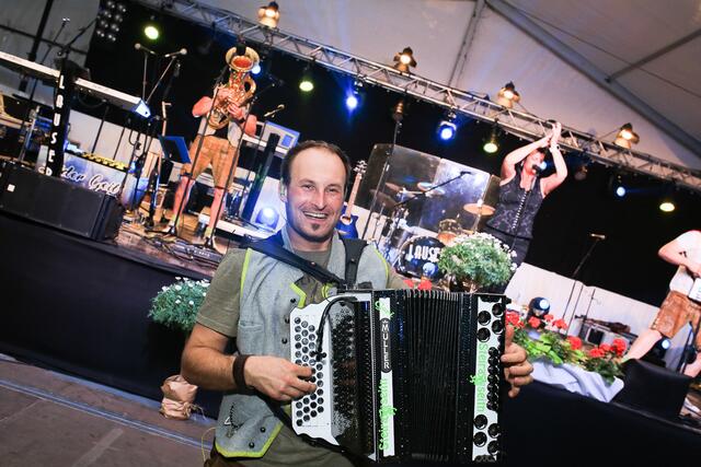 Buntes Musikprogramm auf der Frühlingswiesn. | Foto: Mlakar