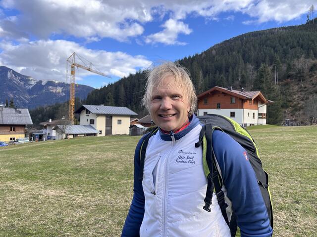 Hajo Smit leitet sein eigenes Tandemgleitschirm-Unternehmen. | Foto: Magdalena Pfeffer