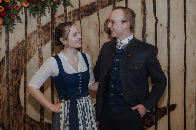 Sabine Pfeisinger und Markus Höhlmüller wurden als neue Landesleitung vorgestellt. | Foto: Landjugend NÖ/Sophie Balber