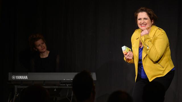 Kabarett in Wittau Magda Leeb pudelt sich auf Gänserndorf