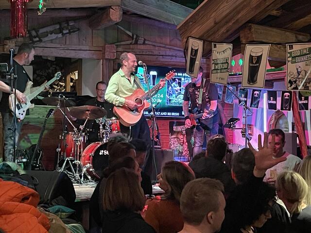 Tobis Roulette rockte zur St. Patrick's Party im Schindldorf. | Foto: Kogler