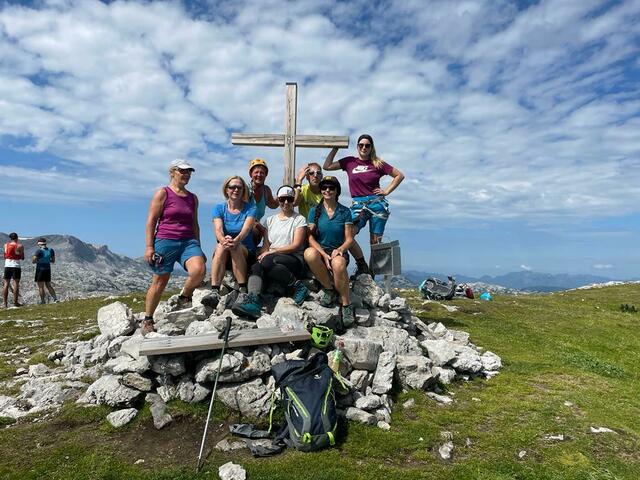Der Alpenverein, Sektion Amstetten am Gipfelkreuz | Foto: Alpenverein