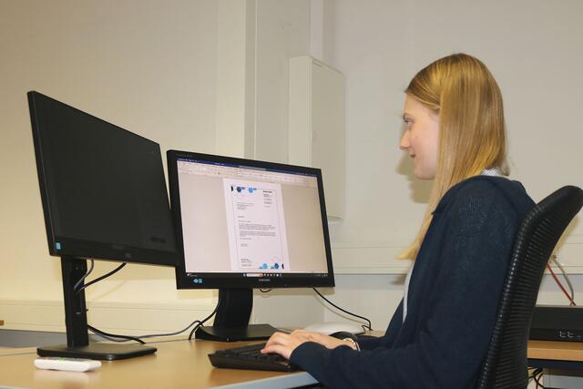 Mit praxis- projektorientiertem Unterricht zum Lehrberuf Bürokauffrau/mann.    Foto: Streitwieser