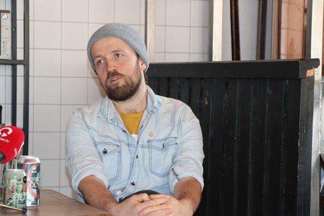 Christoph Bichler hat die Gasthausbrauerei 2014 übernommen und mit seiner Frau Lisa in die innovative Bierol Brauerei verwandelt. | Foto: Nimpf