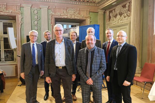 45 Jahre – von links: Albert Reischauer, Gerhard Donninger. Nicht auf dem Foto sind Helmut Eder und Peter Laufenböck. | Foto: Leitz