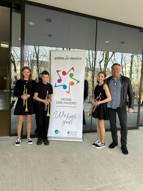 Das Trompetentrio "Dreierlei" mit Lehrer Manfred Mulej in Graz | Foto: Musikschule Köflach