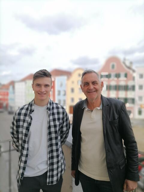 Jugendbeauftragter der Stadt Schärding, Noah Reidinger und Bürgermeister Günter Streicher freuen sich auf zahlreiche Teilnehmer beim ersten Jugendforum. | Foto: Stadtgemeinde Schärding