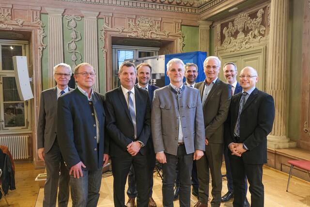 40 Jahre – von links: Karl Reischauer, Manfred Mayrhuber, Manfred Auer. Nicht auf dem Foto ist Heide Engetsberger. | Foto: Leitz