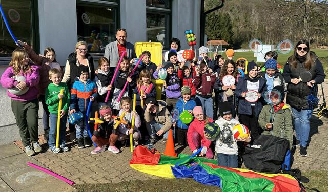 Die Kinder der Volksschule Mariasdorf ein großes Ostergeschenk. | Foto: Polster