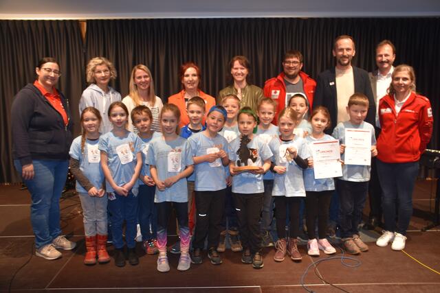 Sieger im Mini-Helfi Bewerb: Zwei 1. Plätze mit Waldhausen 2 und Waldhausen 4.  | Foto: Zinterhof