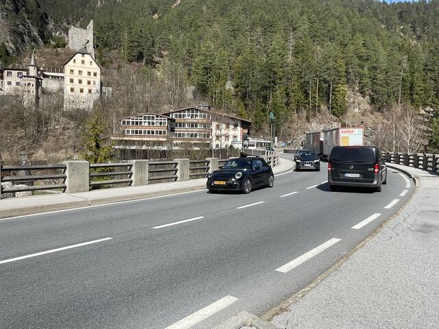 Der Verkehr am Fernpass sorgt einmal mehr für hitzige Debatten, nicht nur im Tiroler Landtag. | Foto: Perktold