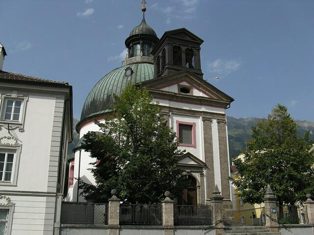 Der Vorplatz vor der Landschaftlichen Pfarre Mariahilf wird anlässlich des 80. Jahrestages
seiner Hinrichtung „Dr.-Carl-Lampert-Platz“ benannt. | Foto: Hafelekar
