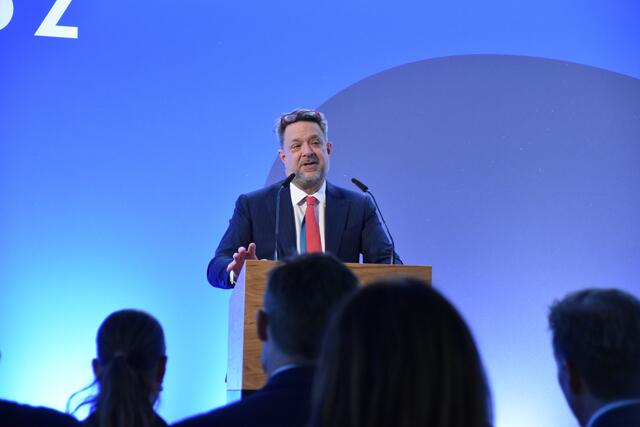 "Um in Zukunft erfolgreich zu sein, müssen wir unsere Kräfte über die Gesundheitssysteme hinweg bündeln und ein nachhaltiges Marktumfeld für Generika schaffen, das sich auf das Beste für die Patientinnen und Patienten konzentriert“, so Richard Saynor,Sandoz CEO.
 | Foto: Barbara Fluckinger