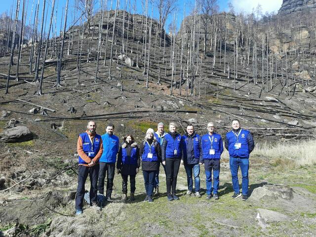 Das EU-Team in Tschechien: Michael Halwachs (3.v.r.) aus Pinkafeld unterstützte die Kollegen im Bereich Katastrophenschutz. | Foto: Stadtfeuerwehr Pinkafeld