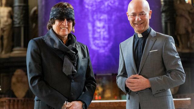 Gottfried Helnwein mit Dompfarrer Toni Faber bei der Vorstellung Mitte Februar. | Foto: Erzdiözese Wien/Schönlaub