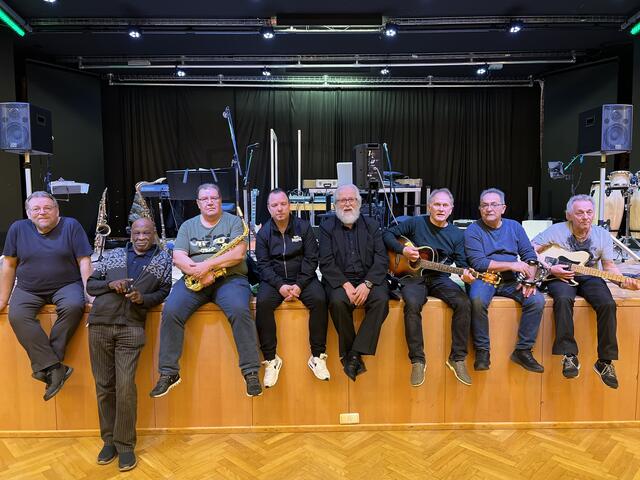 V.l.n.r. Willi Dallos, Roy Meeks, Südbahn Harry, Der Wirt - Robert Sulzer, Hans Czettel, Günter Auer, Peter Pfeifer, Fredi Würrer. | Foto: privat