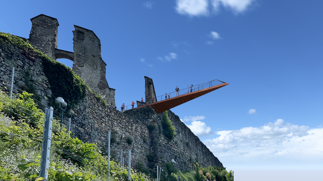 In einer Studie von Christoph Kaspar würde der "Skywalk" auf Burg Obervoitsberg so aussehen. | Foto: KASPAR &amp; RUDE ARCHITEKTUR ZT GmbH