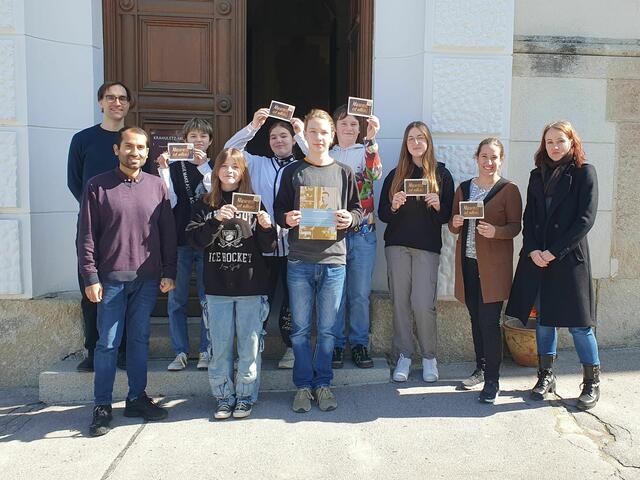 Lukas Kerbler, Umar Mohammad, Bozhena Tsyhankova, Xenia Schleicher, Madlen Scheck, Lukas Koll, Andreas Dürr, Valentina Berger, Maria Hochwimmer, Katharina Richter (v.l.)  | Foto: Krahuletz-Museum