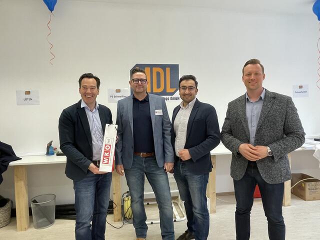 Die Wirtschaftskammer, darunter Andreas Kirnberger, Ramazan Serttas und Stefan Melzer gratuliert Geschäfsführer Martin Lukovnjak-Lech ebenso.