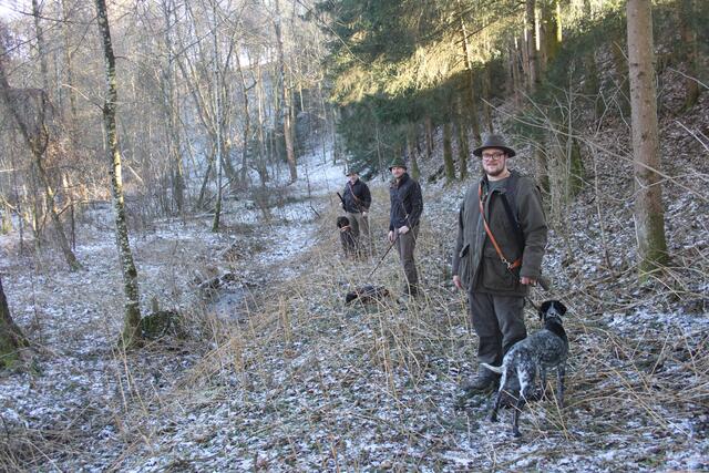 Die Jäger Jonas, Sebastian und Alois bei der winterlichen Revieraktivität | Foto: Fotorecht Jagd Bezirk Schärding