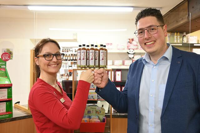 Die Initiatoren Franziska Wagner (IG Obfrau / Apotheke 'zur Gemse') und der Organisator Dominik Kretz (Untha e-technology) freuen sich bereits auf neue Lehrstellensuchende. | Foto: Martin Schöndorfer, 2023