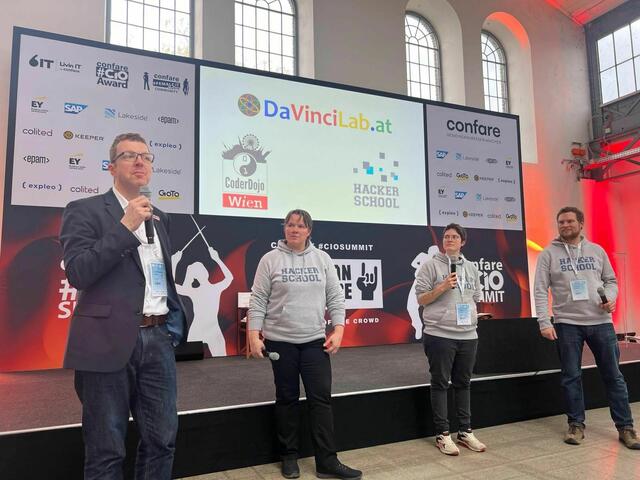 Gemeinsam mit der Hacker School gestalte CoderDojo Wien ein Live-Rollenspiel für agile Software-Entwicklung an die Schulklassen interaktiv teilhaben konnten. | Foto: Confare