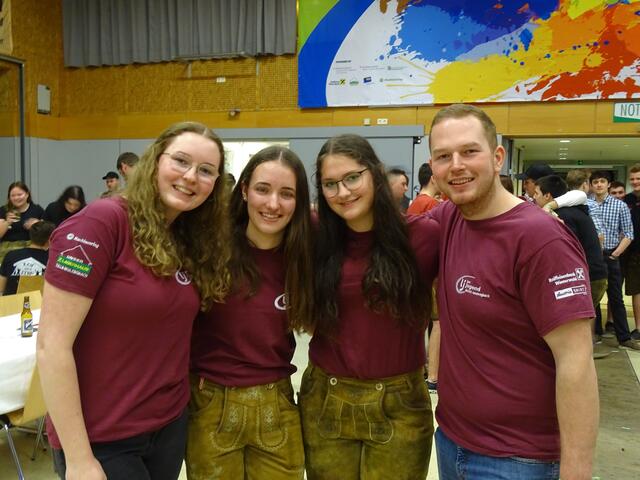 Laura Edelmaier, Leopoldine Maier, Anna Höllerer und Markus Edelmaier | Foto: Simon Glösl