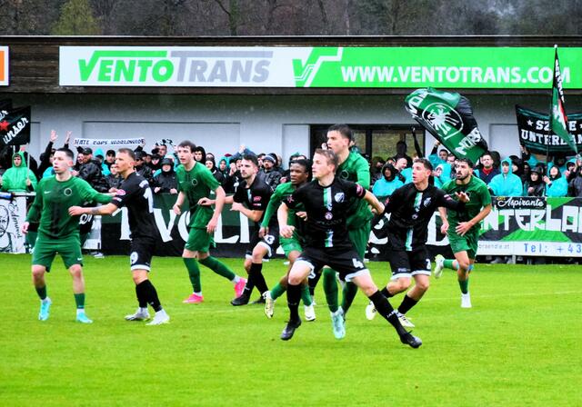 Schwarz und grün war Modefarbe zwischen dem SV Kirchbichl und dem FC Wacker Innsbruck. | Foto: Schwaighofer