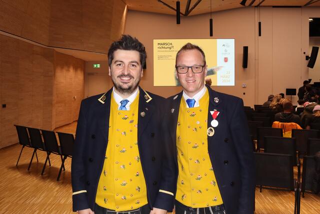 Thomas Jehle (Kapellmeister MK Ischgl) mit Obmann Dietmar Walser.  | Foto: Elisabeth Zangerl 
