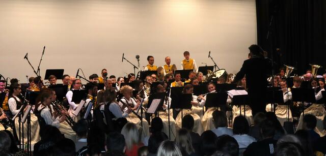 Die Musikkapelle Ischgl begeisterte beim Frühjahrskonzert 2024. | Foto: Elisabeth Zangerl 