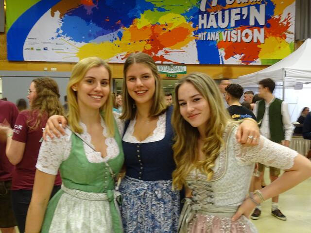 Hanna Figl, Konstanze Edelbacher und Victoria Gramer | Foto: Simon Glösl