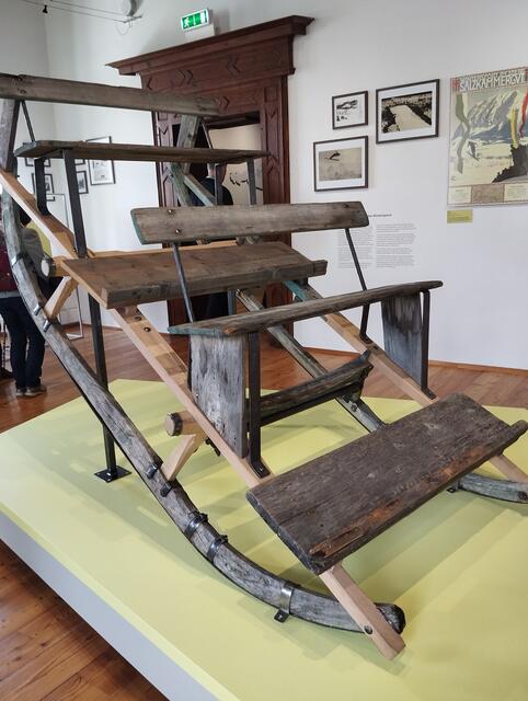 Der legendäre Kulmschlitten - Schispringer fürchteten die Anfahrt per Schlitten auf die Schanze mehr als den Flug  | Foto: Veronika Frank