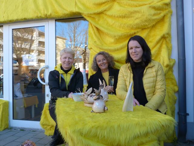 Sabine Kerstinger , Eva Ledl und Dagmar Habeler und freuten sich über die 10 Jahres Feier und über die zahlreichen Gäste