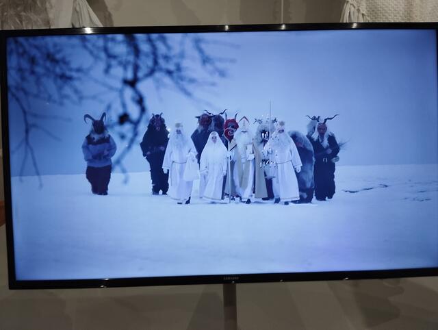 Die Brauchtumsgruppe der Gamser Thomasnikolo ist ebenso Teil der Ausstellung. | Foto: Veronika Frank