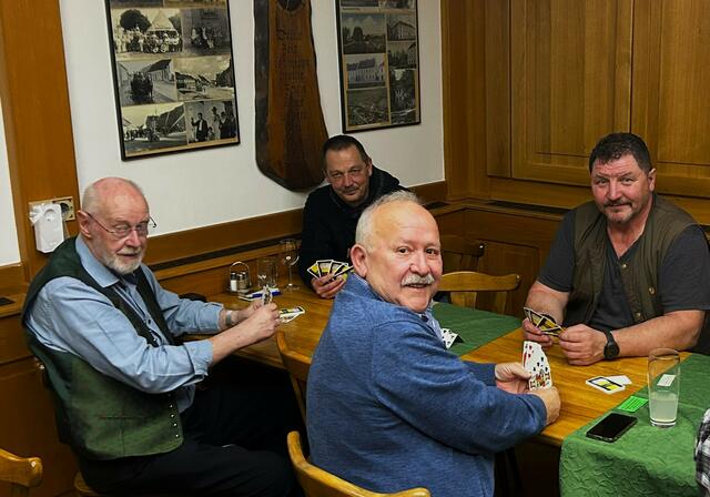  ÖKB-Obmann vom Ortsverband Asparn/Zaya Karl Kosut, ÖKB-Hauptbezirksobmann Walter Kirchsteiger, Horst Höfner und Obmann Josef Kohzina vom ÖKB Ortsverband Wilfersdorf-Hobersdorf. | Foto: ÖKB