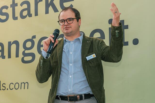 Hoteldirektor Pierre Droz führt das 40-köpfige Team vor Ort.  | Foto: JUfa