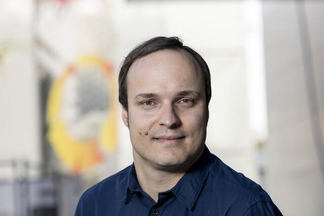 Nico Erlinger vom Institut für Fahrzeugsicherheit der TU Graz sieht noch viel Forschungspotenzial in dem Bereich. | Foto: Lunghammer/TU Graz