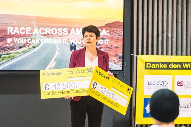 Caritas-Direktorin Elisabeth Rathgeb bedankte sich für die Spenden. | Foto: Pernsteiner