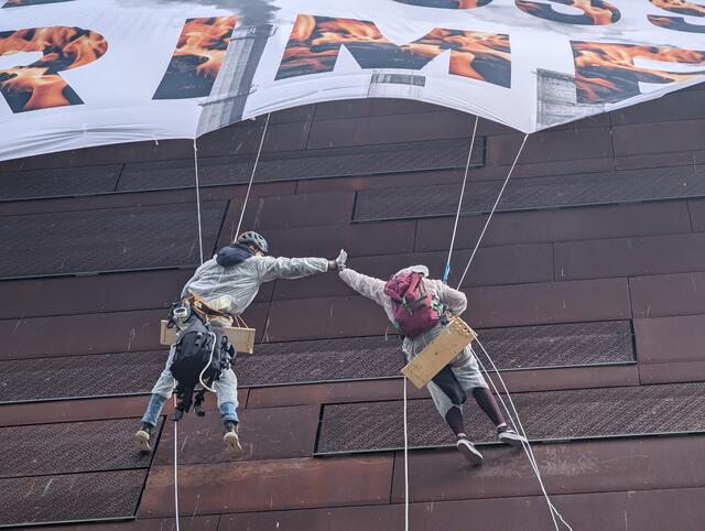Trotz Absage der Gaskonferenz setzen die Aktivisten ihren Protest fort. | Foto: Extinction Rebellion
