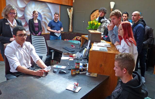 Jugendliche Ukrainer besuchten die Firmen Domico und Hinke in Vöcklamarkt und das Wellnesshotel Winzer (Foto) in St. Georgen.  | Foto: WKO Vöcklabruck