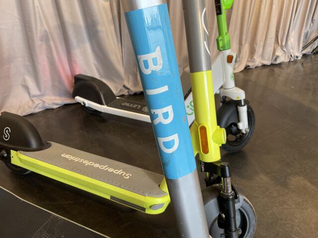 Die Firma Bird habe gemeinsam mit der Stadt entschieden, "sich aus dem Betrieb seiner E-Scooter-Flotte in Wien zurückzuziehen" | Foto: Antonio Šećerović/RMW