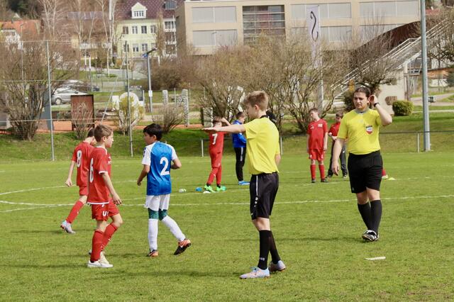Tandem-Schiedsrichter: Unter Beobachtung Dominik Riegelnegg leitete David Klenner mit großer Souveränität sein erstes Match. | Foto: Alfred Mayer