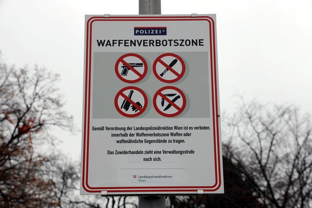 Am Reumannplatz soll eine Waffenverbotszone nach Vorbild beim Praterstern errichtet werden. | Foto: Karl Schöndorfer / picturedesk.com
