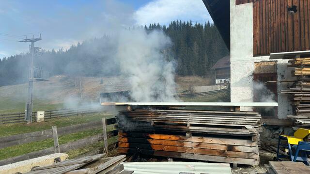Feuerwehreinsatz in Tamsweg, 26. März 2024. | Foto: Presse/Öffentlichkeitsarbeit Bezirk Lungau – Thomas Keidel