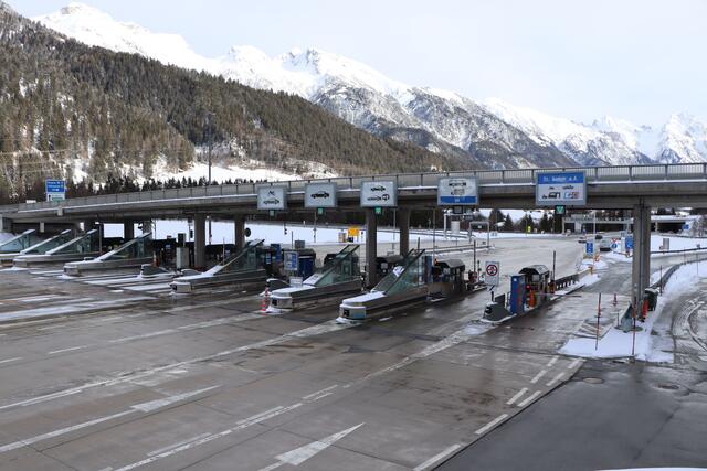 Rund 30,5 Millionen Euro werden in die Erneurung der Mautstelle in St. Jakob am Arlberg investiert. | Foto: Othmar Kolp
